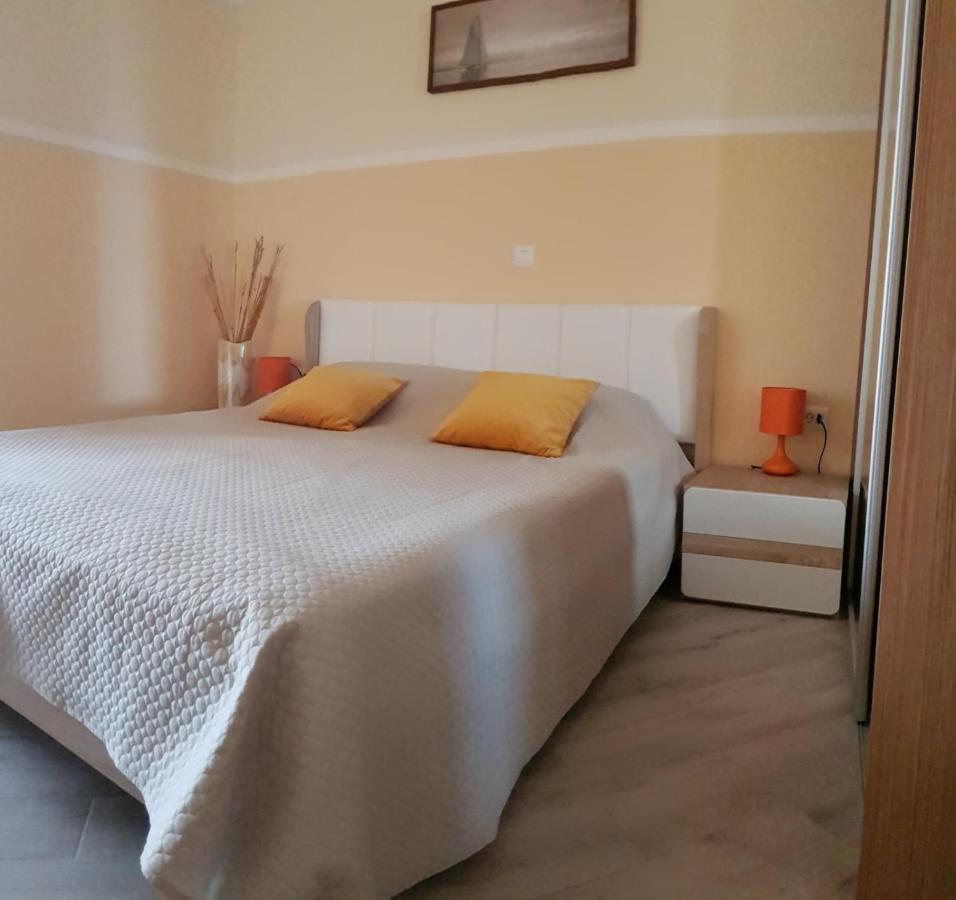 Apartment Sea Space 2 Dobra Voda Luaran gambar