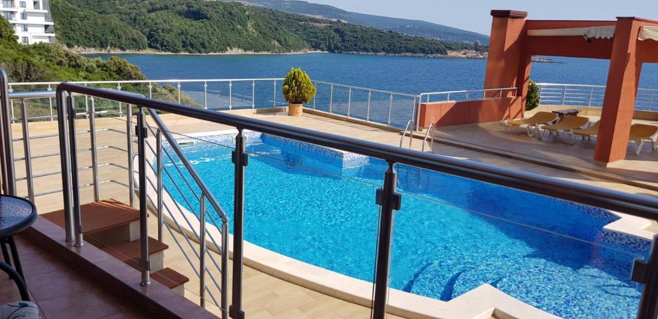 Apartment Sea Space 2 Dobra Voda Luaran gambar