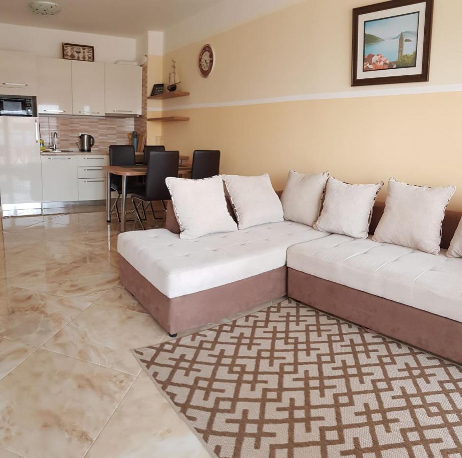 Apartment Sea Space 2 Dobra Voda Luaran gambar
