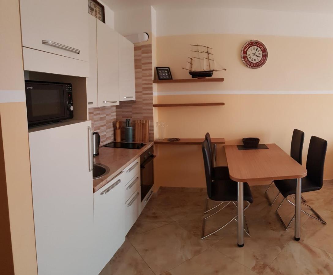 Apartment Sea Space 2 Dobra Voda Luaran gambar