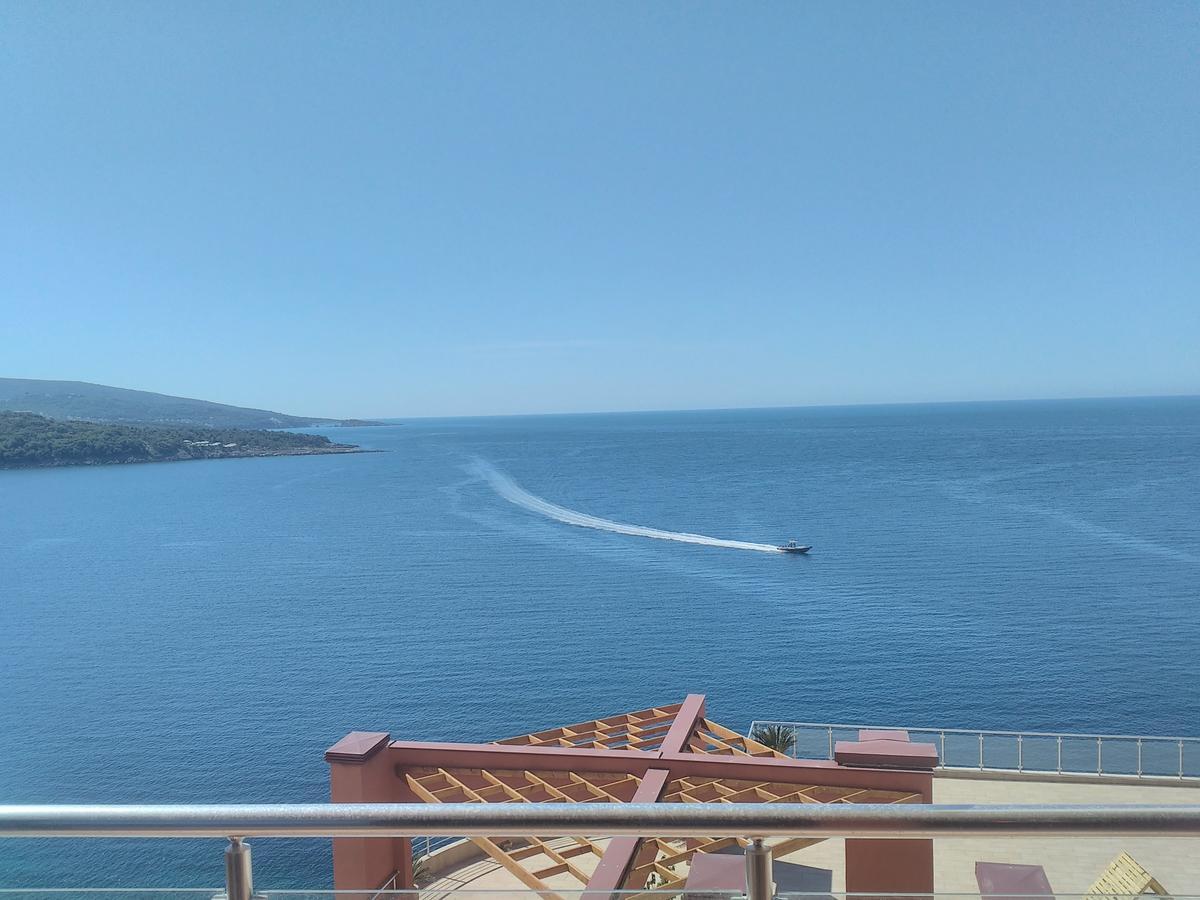 Apartment Sea Space 2 Dobra Voda Luaran gambar