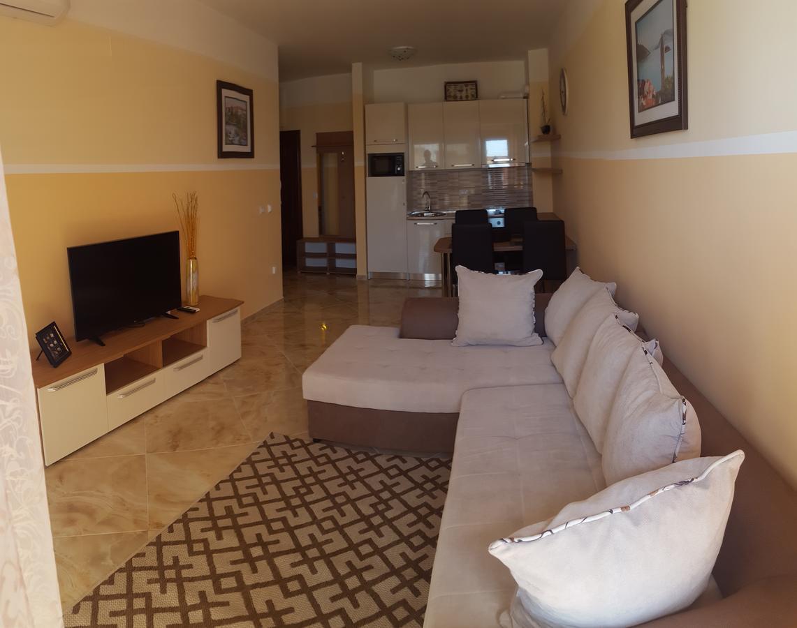 Apartment Sea Space 2 Dobra Voda Luaran gambar