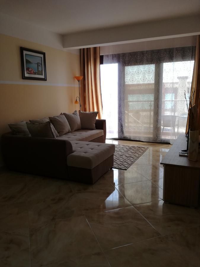 Apartment Sea Space 2 Dobra Voda Luaran gambar